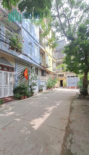 Phân lô, oto đỗ cửa, vào nhà 40m2 Đường Ngọc Hồi Thanh Trì, chỉ hơn 2 tỷ chút