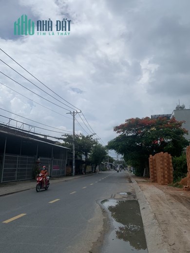 BÁN ĐẤT TẶNG NHÀ CẤP 4 MẶT TIỀN THỚI TAM THÔN 600M2