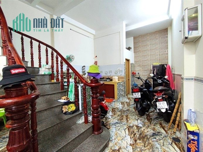 Bán Nhà HXH, sát MT Lạc Long Quân - Quận 11 - 50m2, ngang 4.5M, 4 Tầng, mởi đẹp
