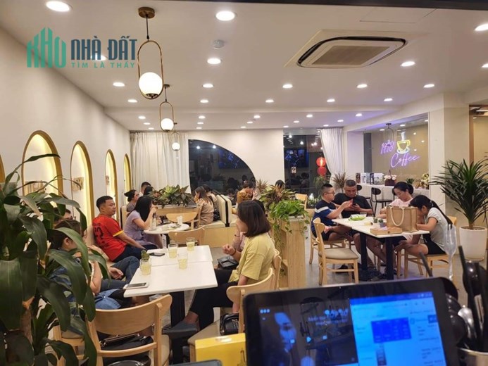 Bán Nhà Mặt Phố Trần Quốc Hoàn 6 Tầng Thang Máy Giá Đầu Tư chỉ 21 Tỷ