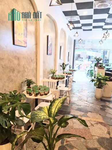 Bán Nhà Mặt Phố Trần Quốc Hoàn 6 Tầng Thang Máy Giá Đầu Tư chỉ 21 Tỷ