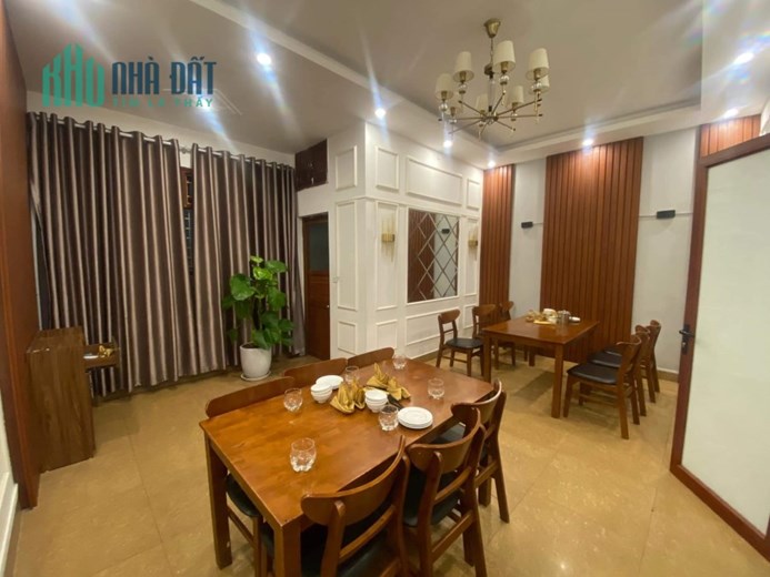 Bán Nhà Mặt Phố Nguyễn Khang mặt tiền gần 5m kinh doanh sầm uất chỉ 23 tỷ