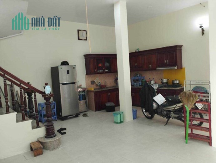 Cho thuê nhà nguyên căn, mặt phố, KD, VP, HGĐ 45m2, 5T, 7m, 19 tr, Lạc Long Quân.