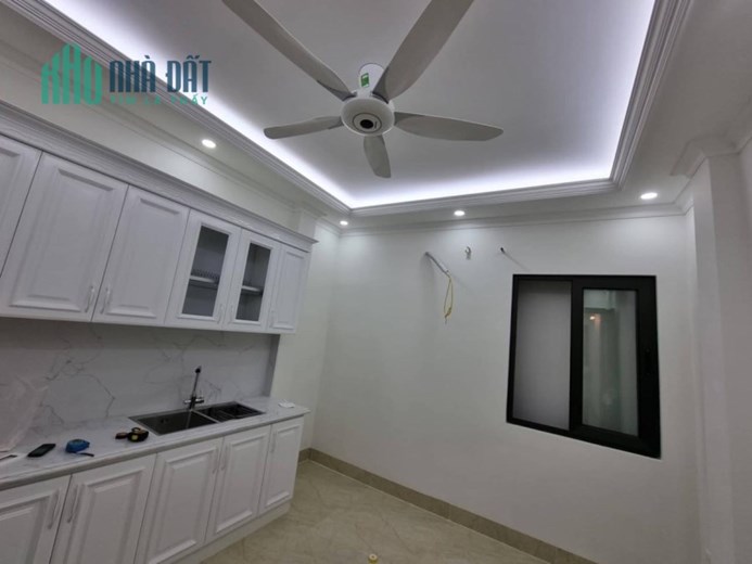PHÂN LÔ VIP TRẦN CUNG CẦU GIẤY MỚI CỨNG OTO TRÁNH THANG MÁY KD 54M x 6T MT4.2 13,5 TỶ