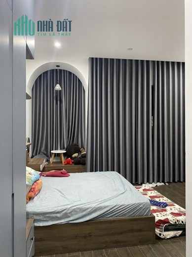 Sau Bến Xe, 106m2, Mới xây vài năm, Ô tô trong Sân, 3.x tỷ