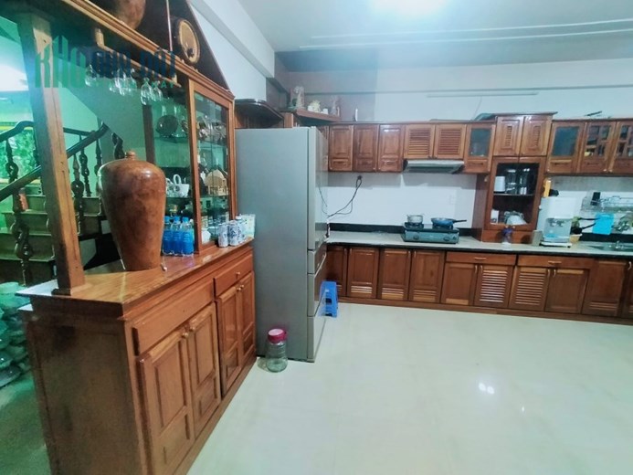 Nhà MT Hoà Cường, 81m2 3 tầng mới đẹp, Nội Thất Đẳng Cấp