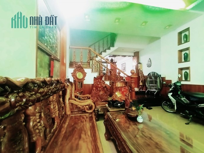 Nhà MT Hoà Cường, 81m2 3 tầng mới đẹp, Nội Thất Đẳng Cấp