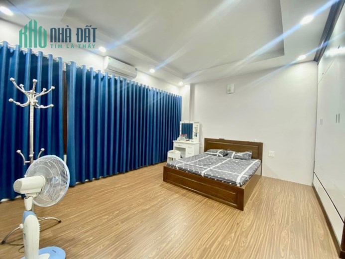 Bán Nhà Giáp Bát, 40m x 5 tầng, 4.3 tỷ, nhà đẹp, gần phố