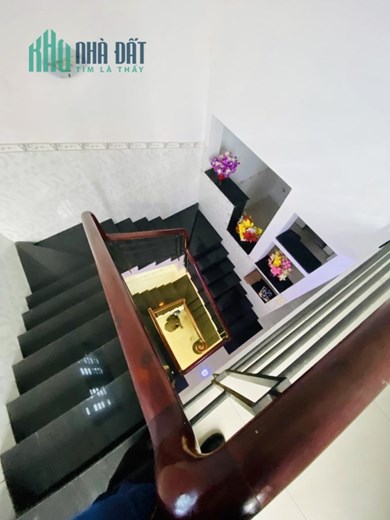 NGUYỄN SUÝ HÊM XE TẢI - 3 TẦNG 8.3 X 9.3 GIÁ CHỈ 7.X TỶ