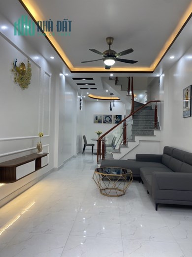 Bán nhà phố Ngô Gia Tự, 41m 3 tầng lô góc mới tinh, GIÁ 2.39 tỉ ngõ cực nông