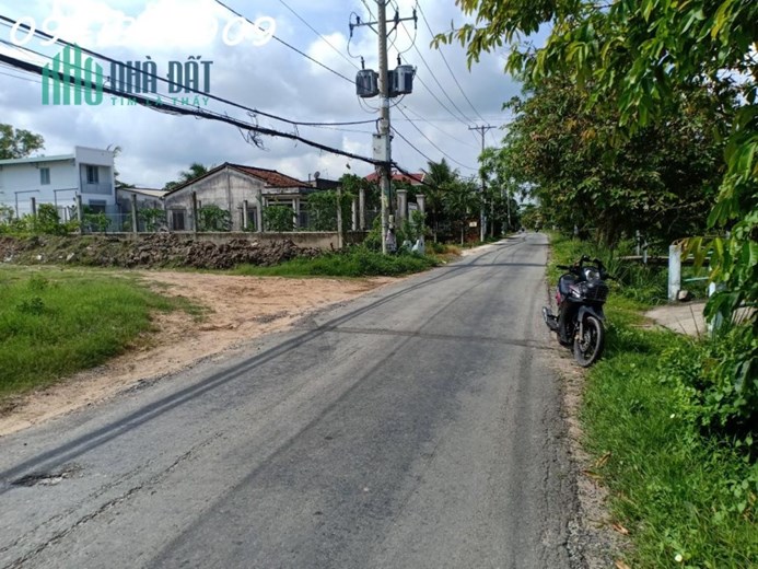 Chính chủ bán thửa đất mặt tiền đường T12 Tân Quý Tây Bình Chánh, 1600m2, giá 38 tỷ.