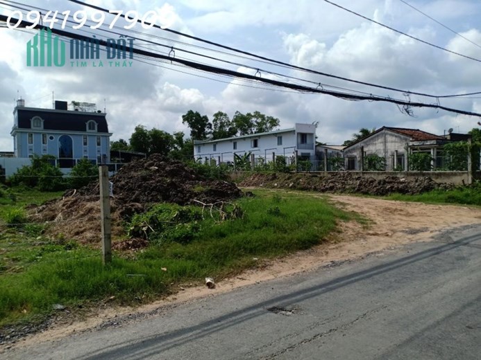 Chính chủ bán thửa đất mặt tiền đường T12 Tân Quý Tây Bình Chánh, 1600m2, giá 38 tỷ.