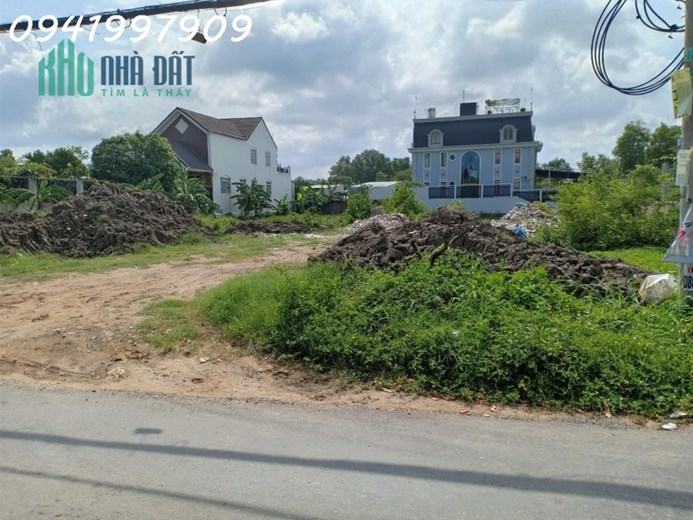 Chính chủ bán thửa đất mặt tiền đường T12 Tân Quý Tây Bình Chánh, 1600m2, giá 38 tỷ.