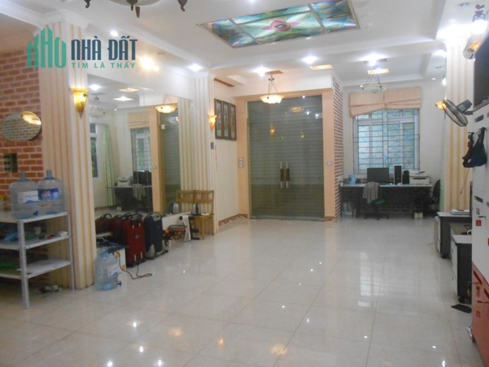 Văn phòng rất đẹp, gần cv nước, Lotte, ao sen