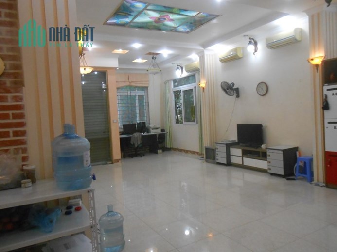 Văn phòng rất đẹp, gần cv nước, Lotte, ao sen