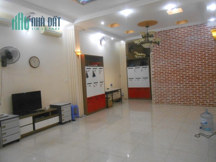 Văn phòng rất đẹp, gần cv nước, Lotte, ao sen