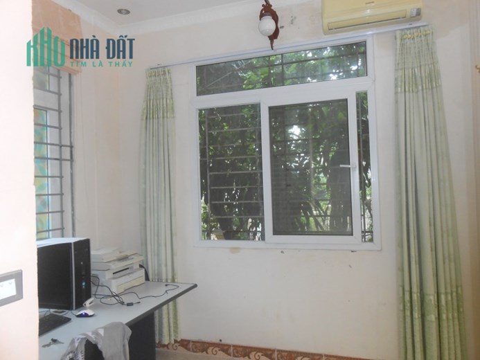 Văn phòng rất đẹp, gần cv nước, Lotte, ao sen