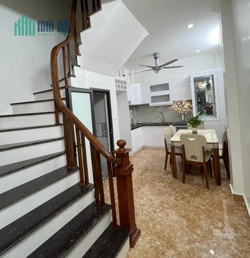 Bán nhà Phố CHÍNH KINH, LÔ GÓC, diện tích 37m2