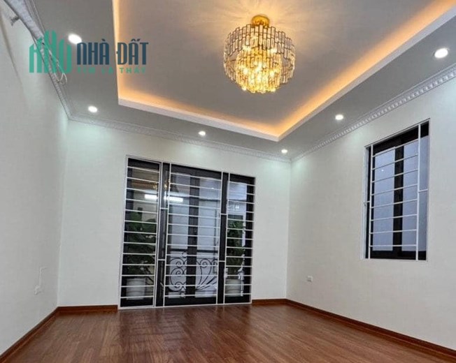 Bán nhà Phố CHÍNH KINH, LÔ GÓC, diện tích 37m2