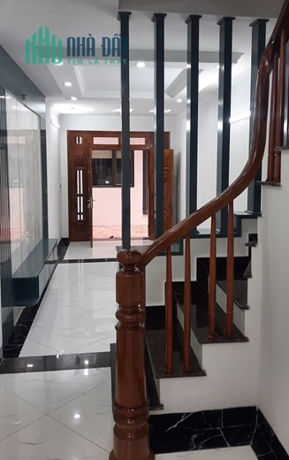 Bán nhà Phố CHÍNH KINH, KHU SÂN VƯỜN RỘNG THOÁNG, diện tích 45m2