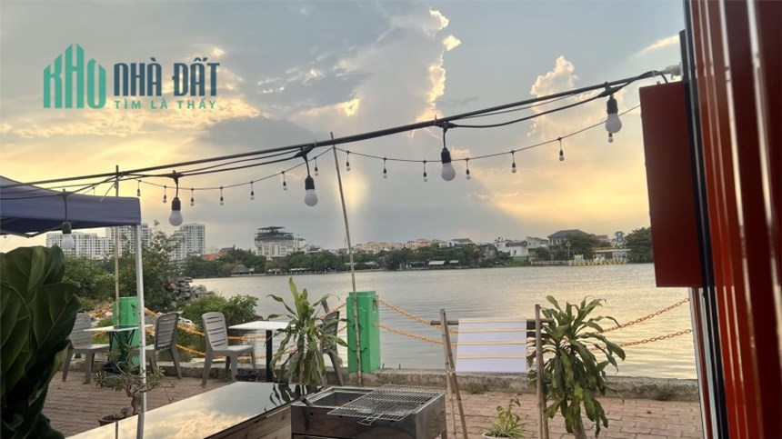Cần cho thuê quán cafe mặt tiền sông Bình Quới, Bình Thạnh. 1000m2 full nội thất