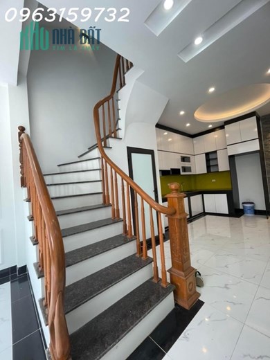 BÁN NHÀ KHƯƠNG TRUNG THANH XUÂN 5 TẦNG NHỈNH 4 TỶ NGAY GẦN NGÃ 4 SỞ