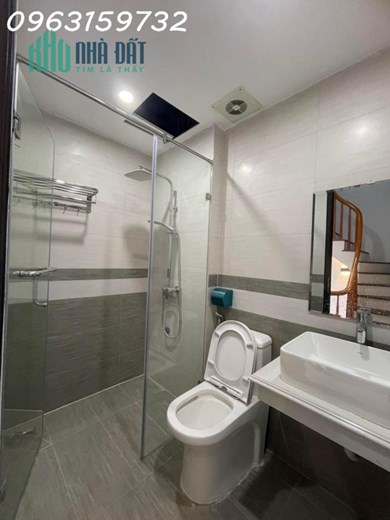 BÁN NHÀ KHƯƠNG TRUNG THANH XUÂN 5 TẦNG NHỈNH 4 TỶ NGAY GẦN NGÃ 4 SỞ