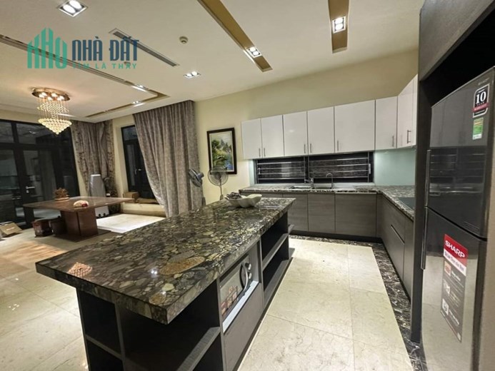 Siêu phẩm ! biệt thự đơn lập KĐTM dịch vọng 189m 4t MT 14m nhỉnh 60 tỷ