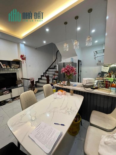 Bán ngôi nhà 89m2 phố Nghi Tàm, Tây Hồ Gara 2 Ô tô Kinh doanh vô đối 8.5 Tỷ