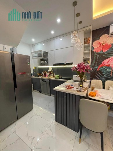 Bán ngôi nhà 85m2 phố Nghi Tàm, Tây Hồ Gara Ô tô 7 chỗ Kinh doanh Sầm uất 8.6 Tỷ
