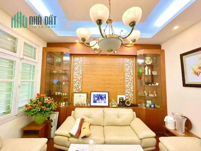 chủ giảm 1tỷ nhà dịch vọng KĐTM phân lô vỉ hè ô tô đỗ 99m 4t còn 30 tỷ
