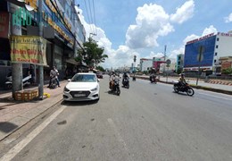 Bán Nhà Hóc Môn, Mặt Tiền Quốc Lộ 22, Sát BX An Sương, 220M2, Ngang Hơn 8M, Chỉ 12 Tỷ.