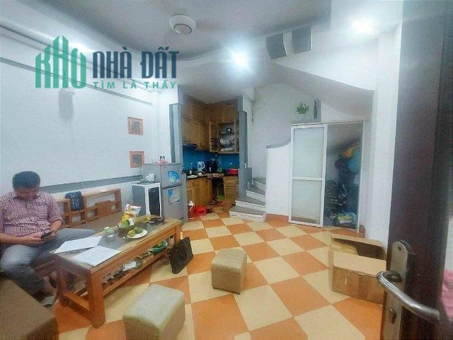 CẦN BÁN NHÀ PHỐ YÊN HÒA CHỈ NHỈNH 3 TỶ,dt:30m*5 Tầng, MT: 4m