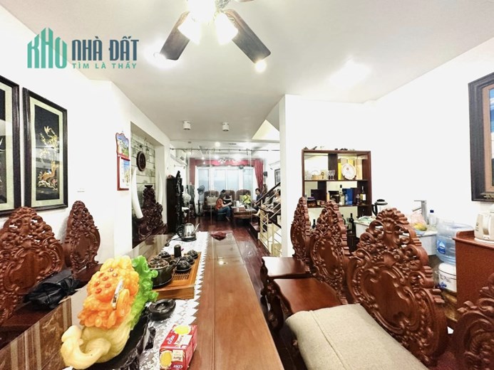 Cần bán gấp nhà đẹp Trung Kính - Lô Góc – Ô tô đỗ cửa – Ô chờ Thang máy- Kd 7,5 tỷ.