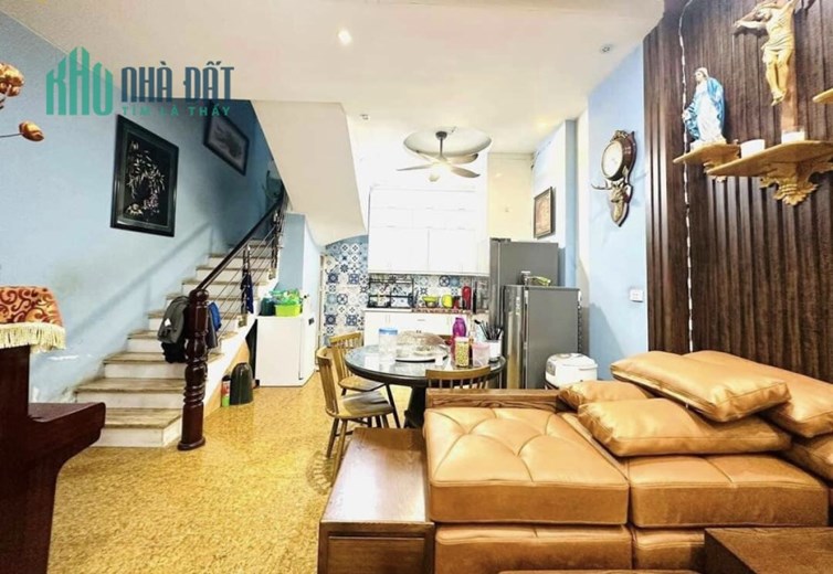 Bán nhanh nhà HXH Đồng Đen phường 12 Tân Bình 50m2- 4 tầng SHR chỉ 6 tỷ 6