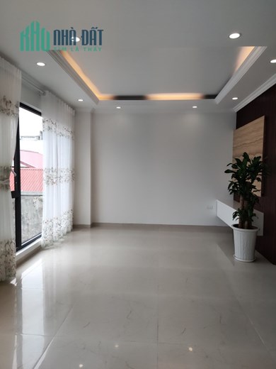 Bán nhà Đội Cấn - xây mới - gara ô tô - lô góc - ngõ thông - 40m2x6T -ô tô vào nhà- 10 tỷ