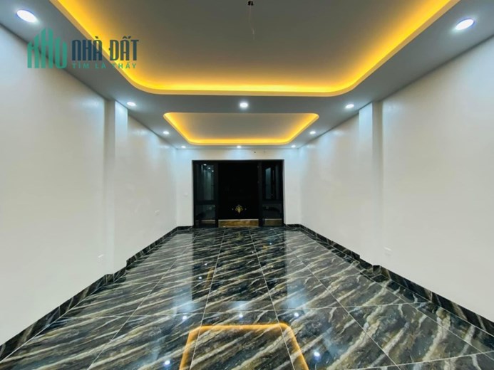 Siêu phẩm hiếm P.Thượng Thanh, 45M, 6 tầng,thang máy,nội thất nhập, ô tô tránh.Nhỉnh 6 tỷ