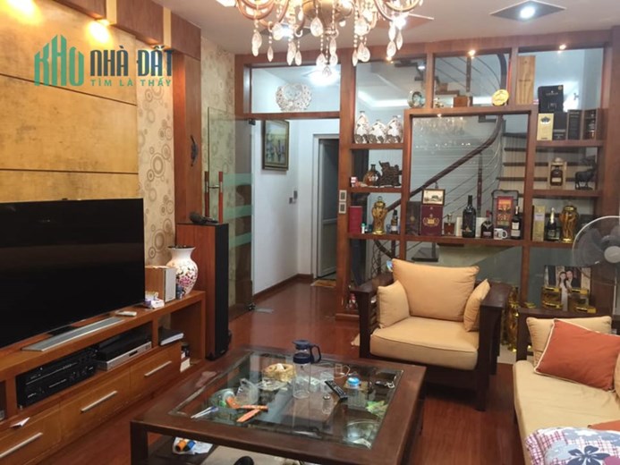 BÁN NHÀ PHÂN LÔ- HOÀNG QUỐC VIỆT- NGUYỄN VĂN HUYÊN 70M- 5T- GARA OTO - 12 TỶ