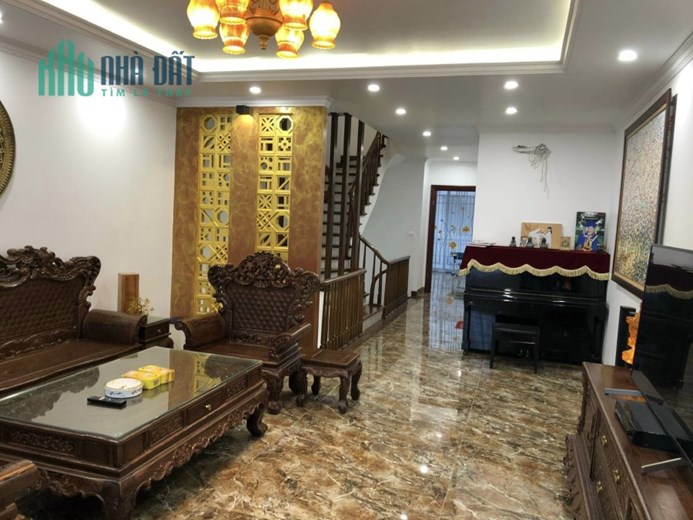BÁN NHÀ PHÂN LÔ- HOÀNG QUỐC VIỆT- NGUYỄN VĂN HUYÊN 70M- 5T- GARA OTO - 12 TỶ