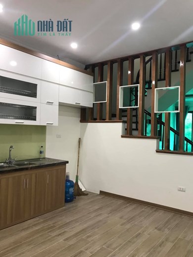 BÁN NHÀ PHÂN LÔ- HOÀNG QUỐC VIỆT- NGUYỄN VĂN HUYÊN 70M- 5T- GARA OTO - 12 TỶ