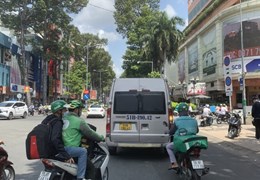 QUẬN 5 TRẦN PHÚ 2 CHIỀU –Xe Hơi Đỗ Cửa-4 Tầng Mới Đẹp Vào Ở Ngay- Nhỉnh 8Tỷ