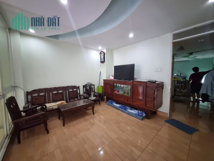 Bán nhà mặt tiền đường nhựa Giáp Tên Lửa, Quận 6, 81m2, 4 tầng, 6,1 tỷ