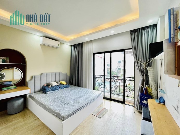 Ở luôn, để lại nội thất xịn, 3 thoáng bán nhà Trường Chinh Đống Đa