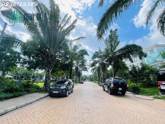 ĐỊNH CƯ CẦN BÁN GẤP BIỆT THỰ VIP NHẤT PHÚ MỸ HƯNG KHU CHATEAU