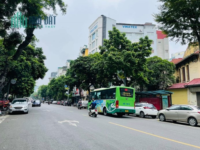 Mặt Phố Trần Hưng Đạo, Hoàn Kiếm, 110m, 7 Tầng, vỉa hè 4m, 90 Tỷ. Sổ đỏ Ngân Hàng.