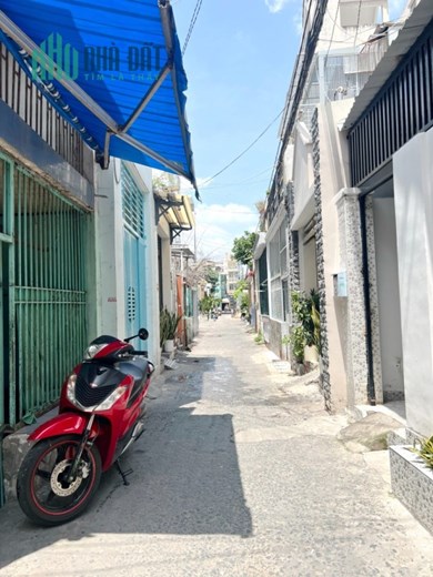 Nhà cấp 4 trệt/lầu HXH đường Âu Dương Lân P3Q8 -  Giá : 5.3 Tỷ