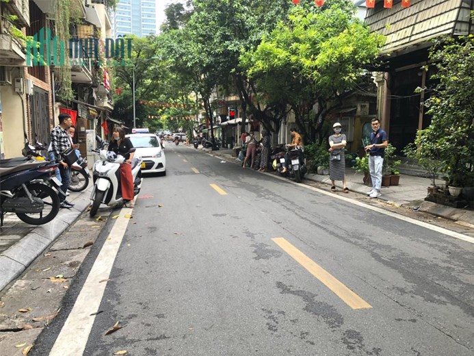 BÁ-N NHÀ ĐỘI NHÂN, VĨNH PHÚC - BA ĐÌNH, NHÀ CÁCH OTO TRÁNH 11M, TƯƠNG LAI MẶT PHỐ, SỔ PHÂN LÔ.