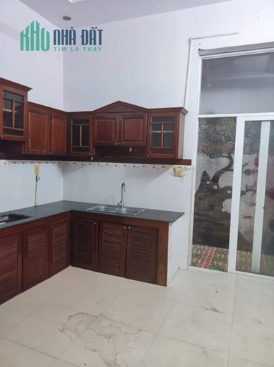 CC gửi bán nhà Thống Nhất, 4x13m, HXH, 3 tầng dân trí cao chỉ 4.5 tỷ TL