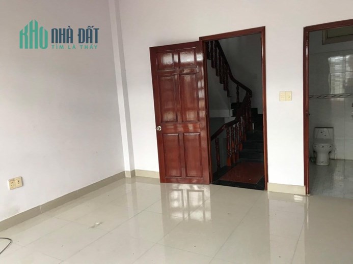 CC gửi bán nhà Thống Nhất, 4x13m, HXH, 3 tầng dân trí cao chỉ 4.5 tỷ TL