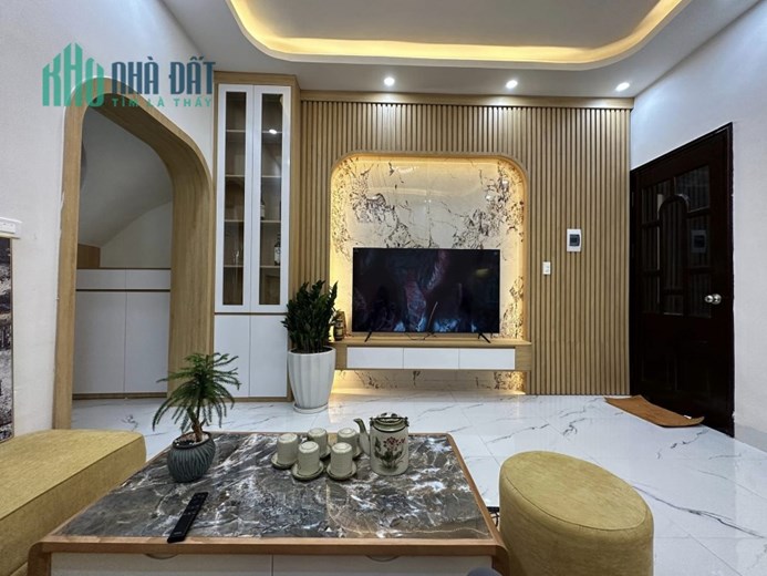 Nhà đẹp Phố Lò Đúc, Hai Bà Trưng, 20m ra phố, thoáng trước sau, nội thất đẹp. Diện ích 33m, 4 tầng,